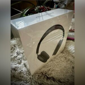 Apple AirPods Max – Black – BRAND NEW SEALED – Active Apple Warranty